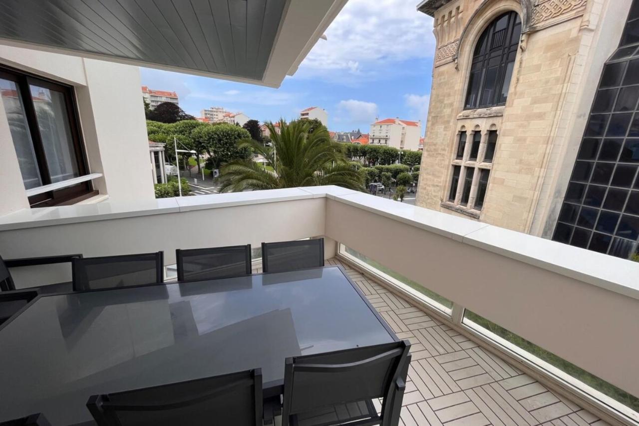 Apartment Hyper-Center Biarritz With Parking Luaran gambar