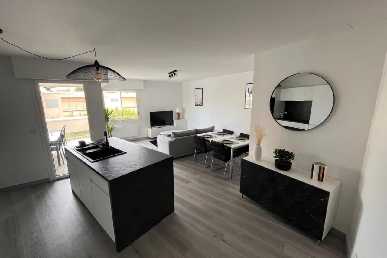 Apartment Hyper-Center Biarritz With Parking Luaran gambar